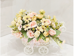 Композиция из коллекции искусственных цветов  № М017/В маленькой коляске