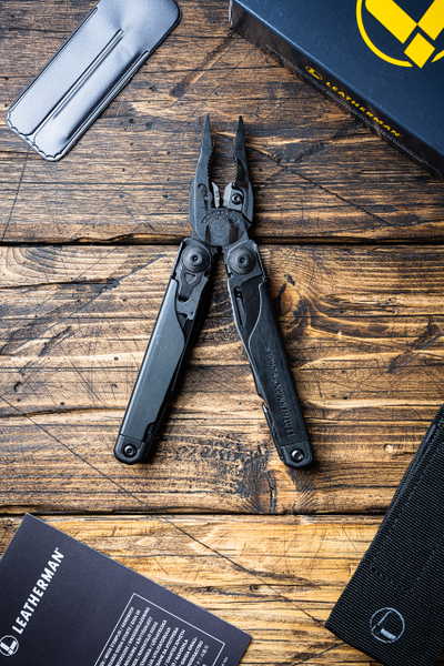 Leatherman Surge Black с чехлом на кнопке