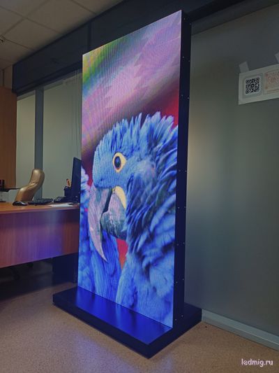 Светодиодный пилон (P4) 960x0,11x1,98m