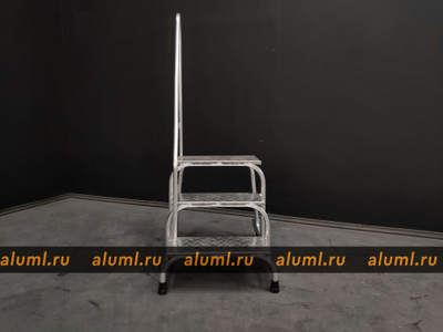 Монтажная подставка тип -1 3 ступени мобильная с поручнем