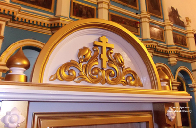 Резьба по дереву, киот напольный