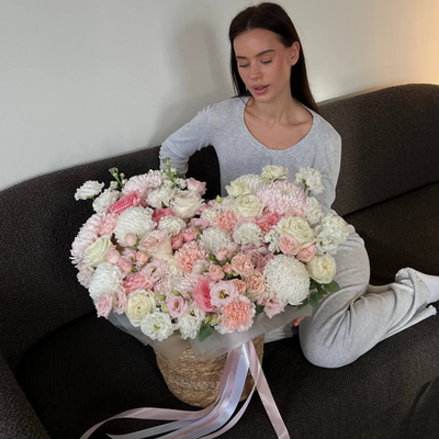 ПЛЕТЁНАЯ КОРЗИНА С ЦВЕТАМИ №2