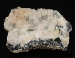 Церуссит, кристаллы на породе, Марокко (51*40*23 мм, 106 г) №28836