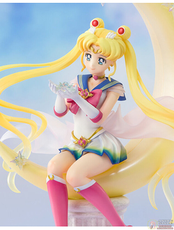 Фигурка Супер Сейлор Мун (Super Sailor Moon Bright Moon & Legendary Silver Crystal)