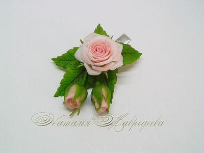 Зажим для волос Нежная розочка.