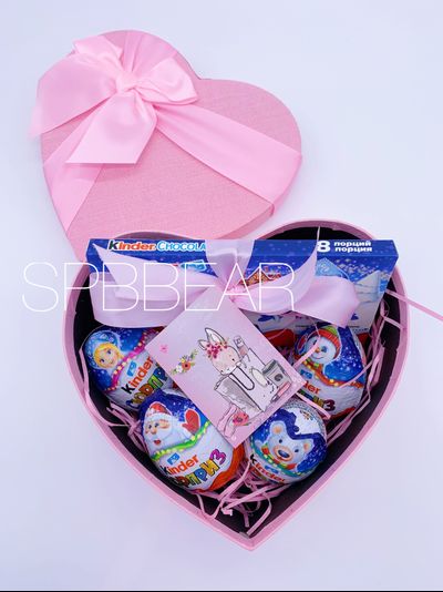 Подарочная коробка Киндер сюрприз среднее сердце розовое