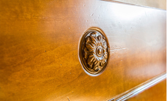 Кровать деревянная с ящиками.