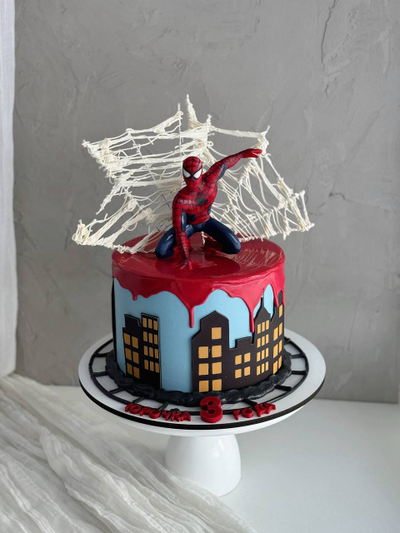 Торт с человеком пауком