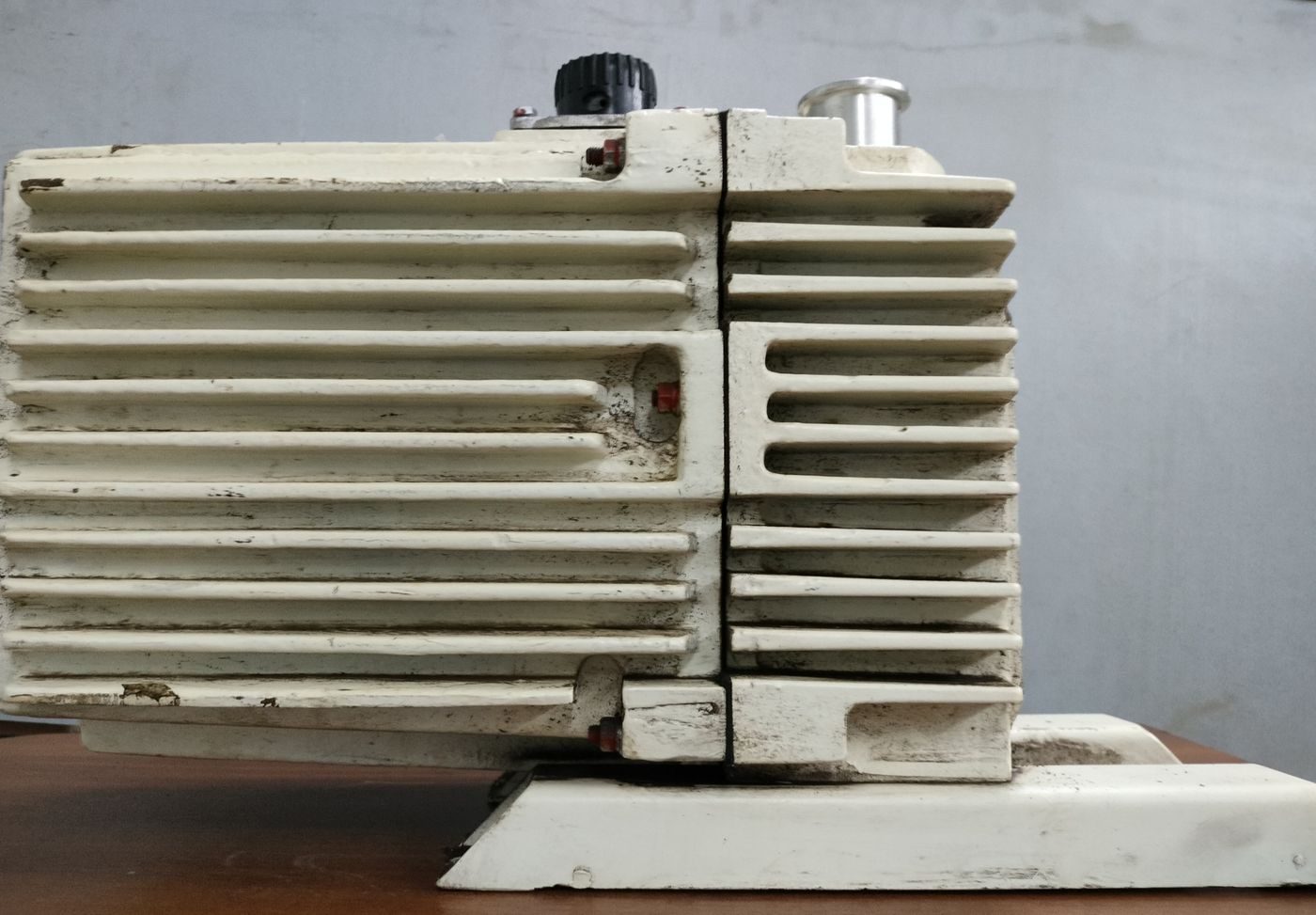 Насос вакуумный НВР-16Д. Ремонт насоса НВР-16Д - НПП Вакуумная техника.