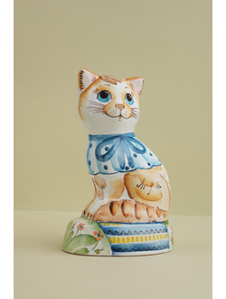 Кошка на травке