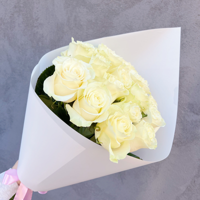 Букет белых роз Эквадор премиум 15 шт