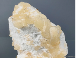 Стильбит на морденит. Индия. 50*35*20мм