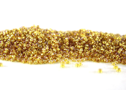 БИСЕР PRECIOSA 10/0 - 50г - 17059 ПРОЗРАЧНЫЙ С СЕРЕБРЯНОЙ ЛИНИЕЙ ВНУТРИ РАДУЖНЫЙ ЗОЛОТИСТЫЙ