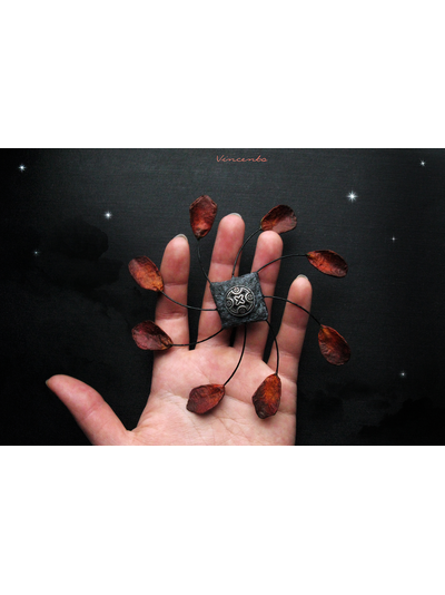 Вихрь Прошлого. Украшение в готическом стиле - необычная брошь по мотивам сериала &quot;Ravenswood&quot;