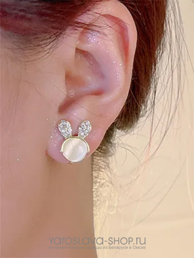 Клипсы в форме зайчика со стразами и белым камнем