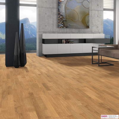 Инженерная доска Haro Дуб Тренд 536372 в интерьере гостиной