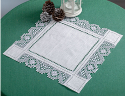 Праздничная квадратная льняная салфетка "Азалия" 42х42 см с ручной вышивкой по зимним мотивам