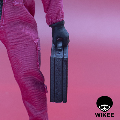 Охранник ("Игра в кальмара", Squid Game)  - КОЛЛЕКЦИОННАЯ ФИГУРКА 1/12 scale Red Suit Game Guard (WKT01A) - Wikee Toys