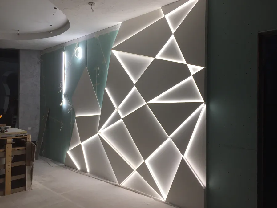 Конец второго дня работ и половина композиции уже собрана.