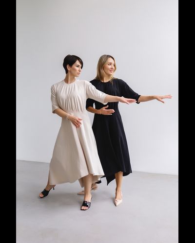 Платье-футболка с асимметричным подолом  (слоновая кость) - 50/52