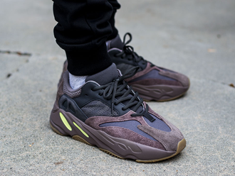 Adidas Yeezy Boost 700 Mauve