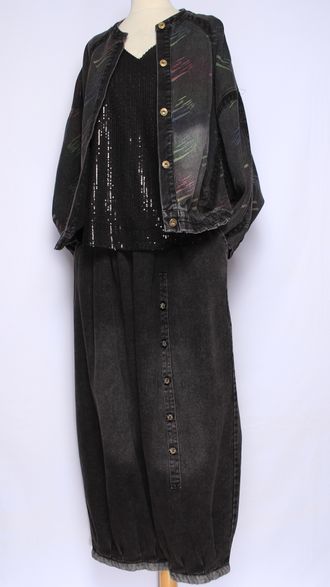 Джинсовка-бомбер "ЦВЕТНЫЕ ШТРИХИ" черная, синяя р.46-52