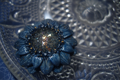 "Каллистефус Галактика", мини брошь с космическим цветком