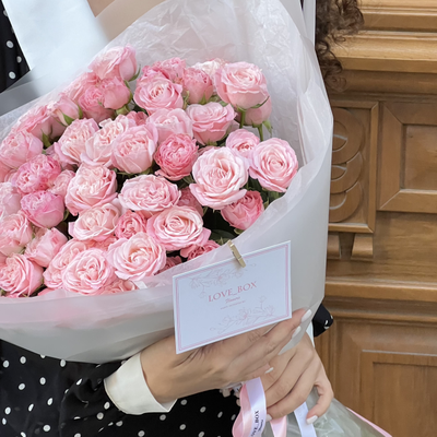 БУКЕТ С КУСТОВЫМИ РОЗАМИ №49