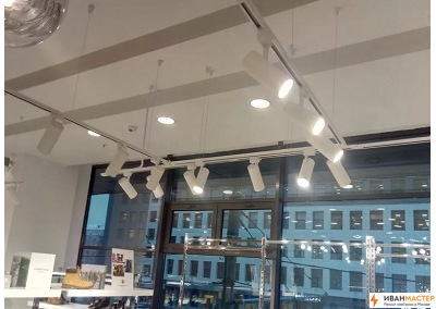 Установка светодиодных светильников в офисе ИВАНМАСТЕР