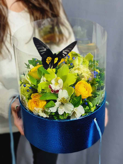 Букет с большой бабочкой №94