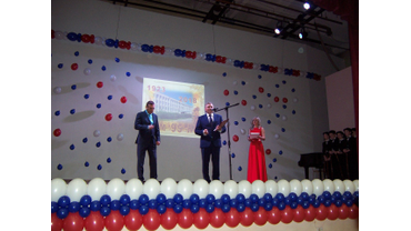 95- летний юбилей Всеволожского агропромышленного техникума. На празднике присутствовал губернатор Ленинградской области А. Ю. Дрозденко и другие многочисленные официальные лица Всеволожского района