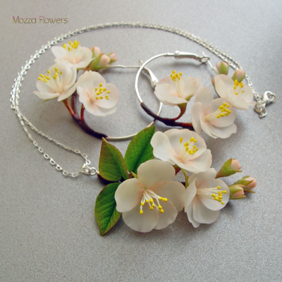 Комплект "Нежно-розовая яблоня". Цветы из полимерной глины.