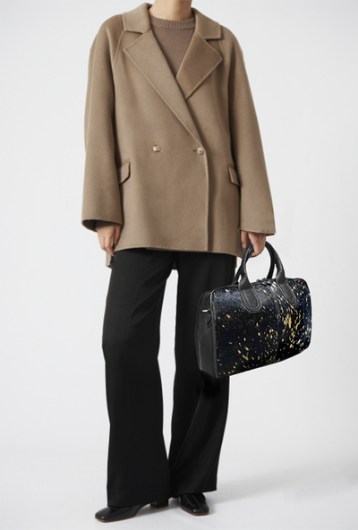 (АРТИКУЛ: 9748) СУМКА ЖЕНСКАЯ СРЕДНЕГО РАЗМЕРА, НАТУРАЛЬНАЯ КОЖА, КОМБИНИРОВАННАЯ, ЧЕРНАЯ/ ЧЕРНЫЙ МЕХ С ЗОЛОТИСТЫМ РИСУНКОМ,  С ПЛЕЧЕВЫМ РЕМНЕМ