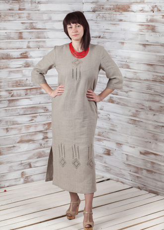 Льняное платье "Бруслина" с вышивкой (размер 44-60)