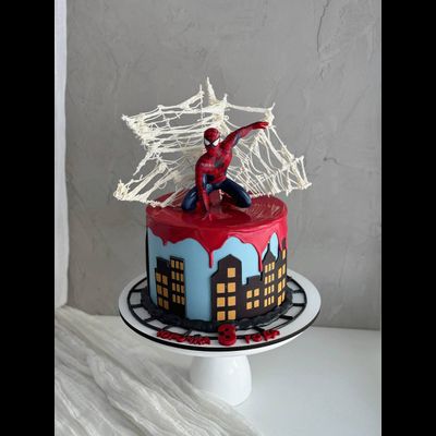 Торт с человеком пауком