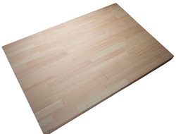 Площадка для лестницы из массива дерева