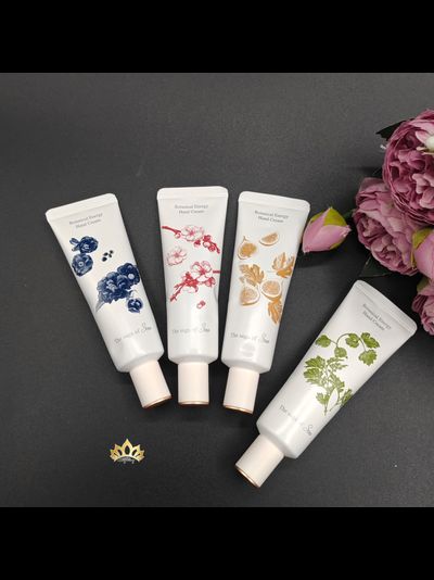 THE SAGA OF SOO Набор парфюмированных кремов для рук 4 * 50мл