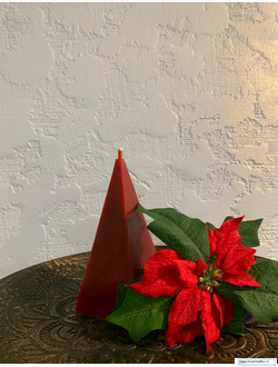 Свеча красная Пирамида (до 10ч. горения).