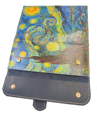 Большое портмоне с хлястиком с принтом по мотивам картины Винсента Ван Гога "Звездная ночь"