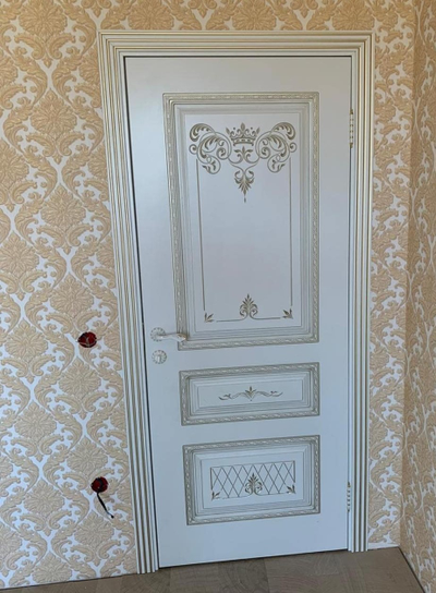 ТРИО КОРОНА В3. БЕЛАЯ ЭМАЛЬ/ ПАТИНА БЕЛОЕ ЗОЛОТО. ПОЛОТНО ГЛУХОЕ