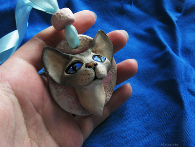 Северная Кошка. Необычная подвеска в виде кошки из лёгкой термоглины