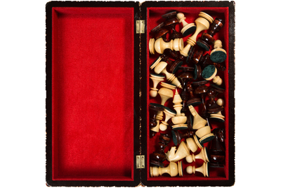 Шахматы резные ручной работы "С Гербом"