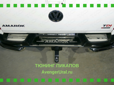 Накладки на задний бампер (лист зеркальный надпись Amarok)