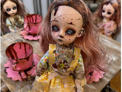 Table with dolls
