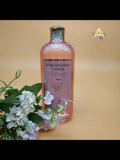 Тоник для увлажнения и смягчения кожи на основе розовой воды и травяного комплекса от A.H.C. 500 мл