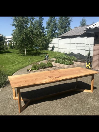 большой стол для веранды из массива