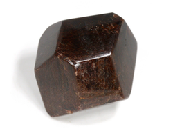 Гранат Альмандин, кристалл полированный, Россия, Кольский п-ов, Тахлинтуайв гора (44*35*28 мм, 90 г) №29833