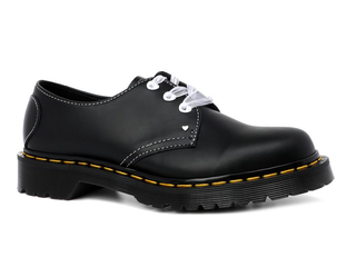 Dr martens sales 1461 hearts