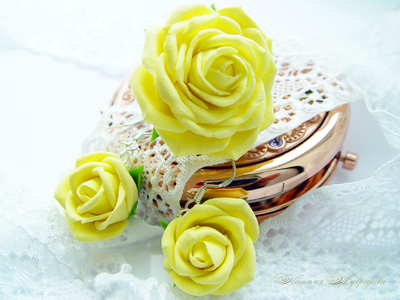 Комплект украшений "Желтые розы".