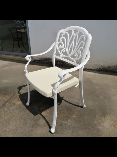 Белое кресло из литого алюминия ASTRA